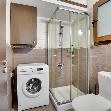 Glabur Stays! The One -1 - Elite Marina Front! *