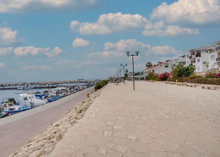 Glabur Stays! The One -1 - Elite Marina Front!